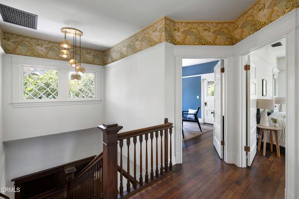 Interior, Pendant Lights, Wood Texture Flooring