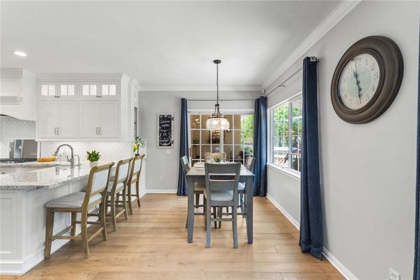 Dining room, Interior, Kitchen, Pendant Lights, Recessed Lighting, Wood Texture Flooring