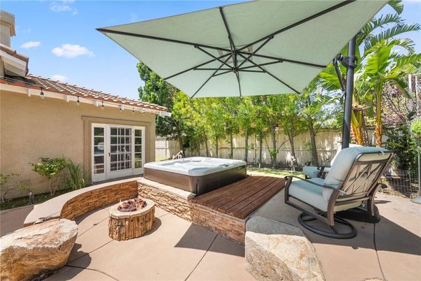 Exterior, Hot Tub