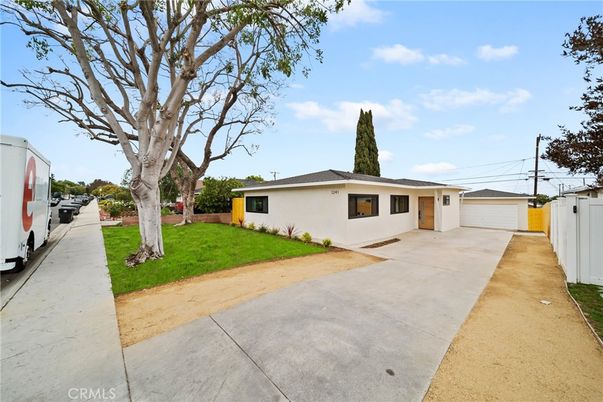 Backyard, Detached Garage, Exterior