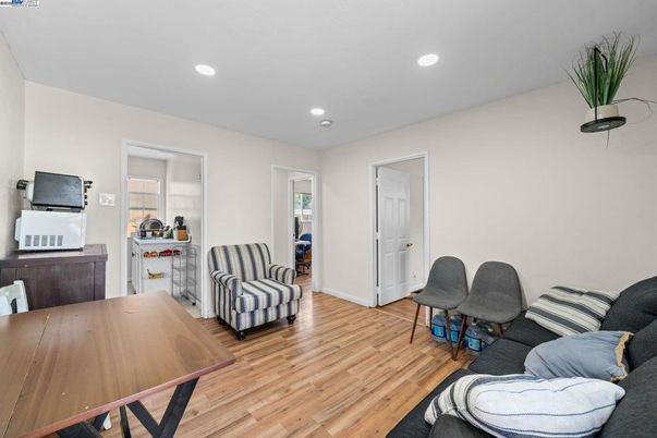 Dining room, Interior, Kitchen, Recessed Lighting, Wood Texture Flooring