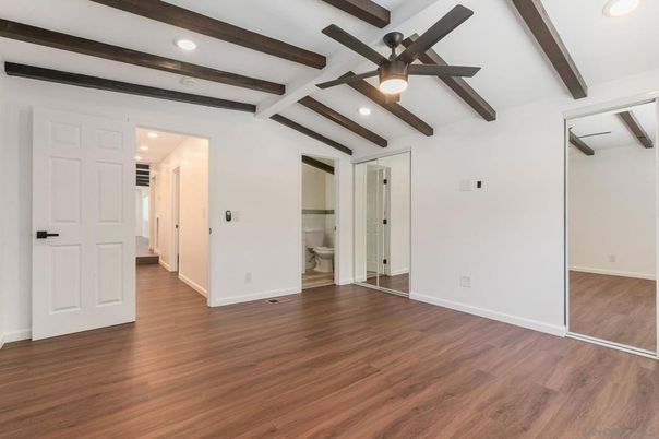 Empty room, Interior, Recessed Lighting, Wooden Beams, Wood Texture Flooring
