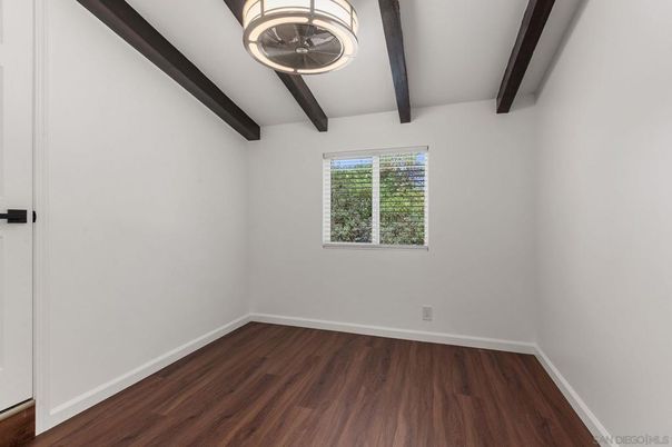 Empty room, Interior, Wooden Beams, Wood Texture Flooring