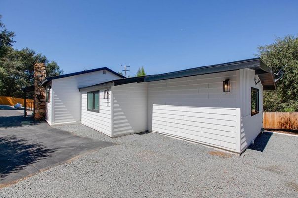 Detached Garage, Exterior