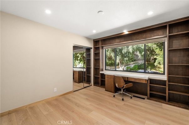 Home Office, Interior, Recessed Lighting, Wood Texture Flooring