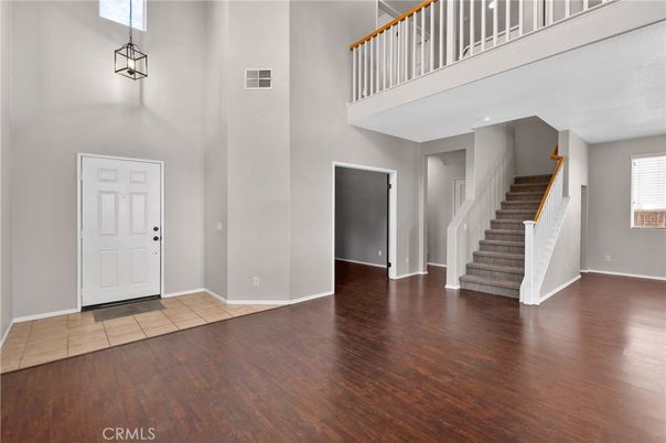 Interior, Pendant Lights, Wood Texture Flooring