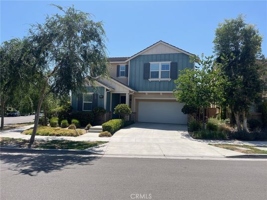 Attached, Exterior, Facade, American Craftsman