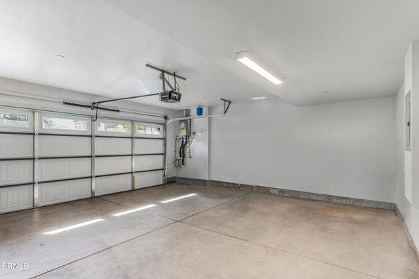 Garage, Interior