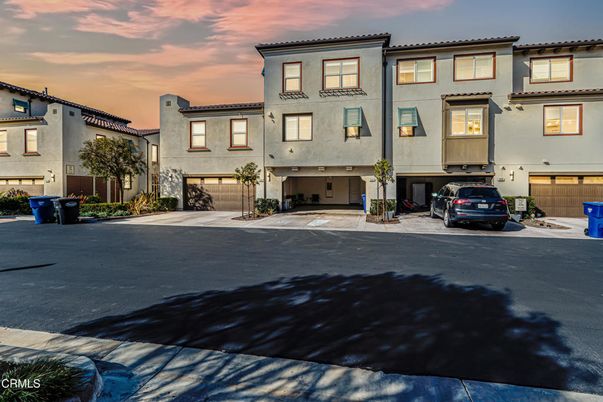 Attached, Exterior, Facade, Mediterranean