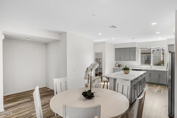 Dining room, Interior, Kitchen, Recessed Lighting, Wood Texture Flooring