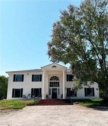 Exterior, Facade, Georgian