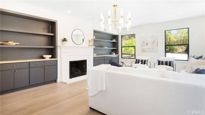 Fireplace, Interior, Living room, Pendant Lights, Recessed Lighting, Wood Texture Flooring