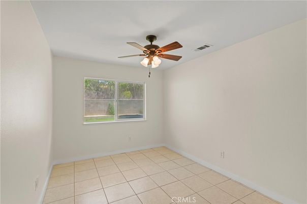 Empty room, Interior