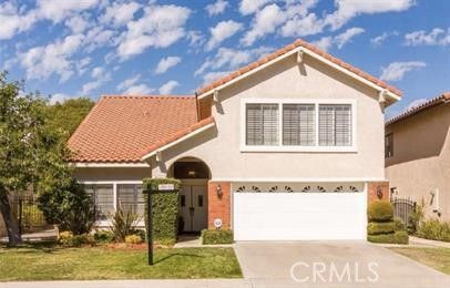 Attached, Exterior, Facade, Mediterranean