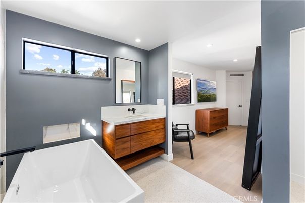 Bathroom, Free Standing Baths, Interior, Recessed Lighting, Wood Texture Flooring