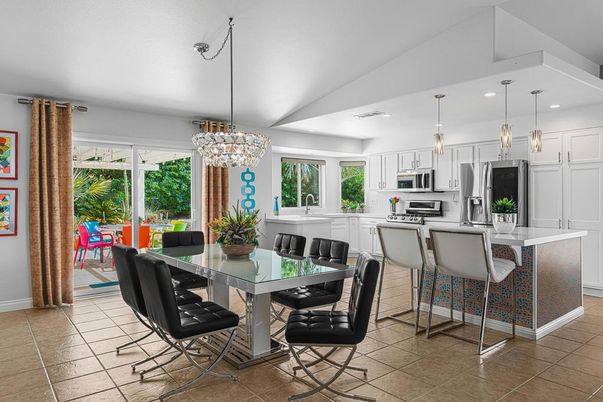 Chandelier, Dining room, Interior, Kitchen, Pendant Lights, Recessed Lighting, Stainless Steel Appliances