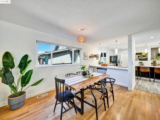 Dining room, Interior, Kitchen, Pendant Lights, Recessed Lighting, Wood Texture Flooring