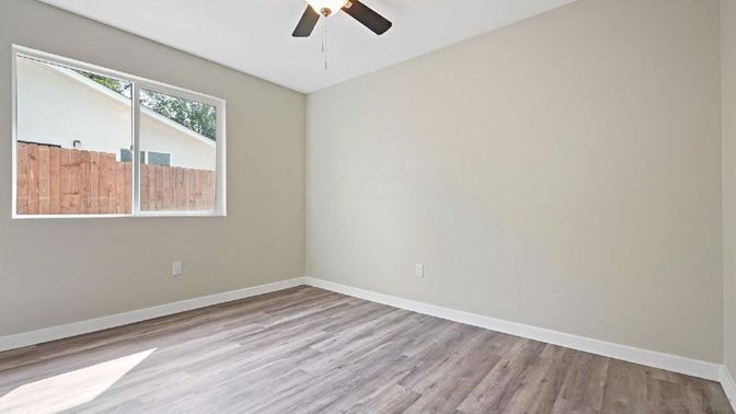 Empty room, Interior, Recessed Lighting, Wood Texture Flooring