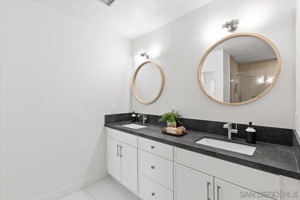 Bathroom, Dual Sink Vanities, Interior
