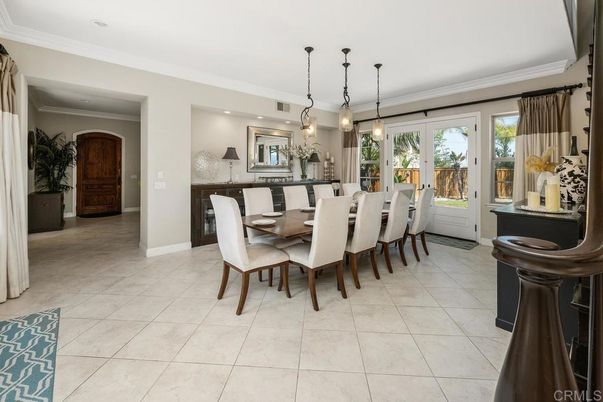 Dining room, Interior, Pendant Lights, Recessed Lighting