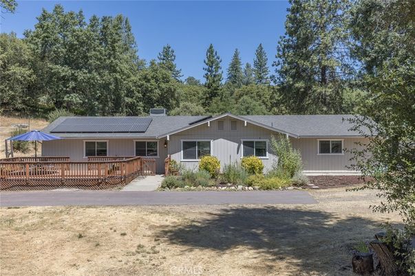 Backyard, Exterior, Facade, Solar Panels, Ranch