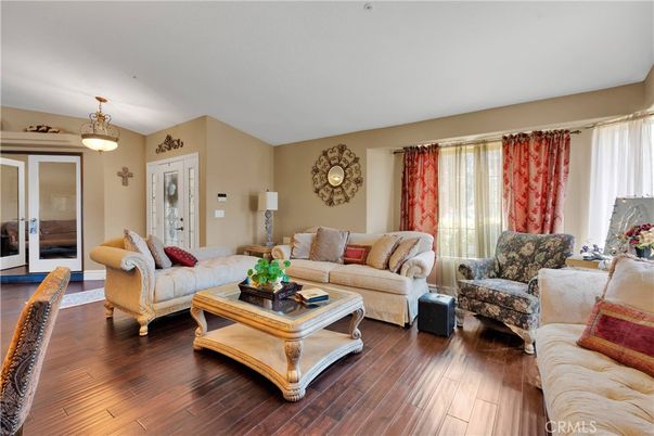 Interior, Living room, Pendant Lights, Wood Texture Flooring