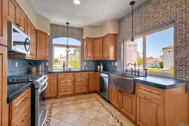 Interior, Kitchen, Pendant Lights, Recessed Lighting, Stainless Steel Appliances