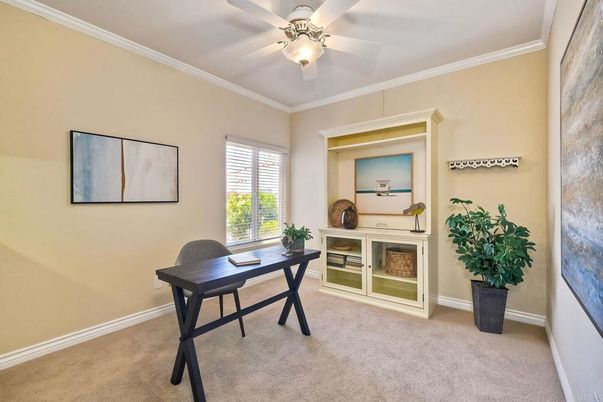 Home Office, Interior