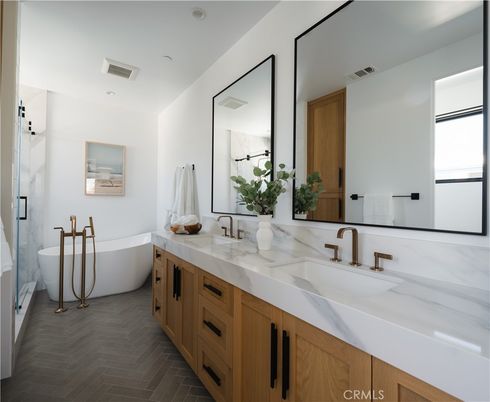 Bathroom, Dual Sink Vanities, Free Standing Baths, Interior, Recessed Lighting