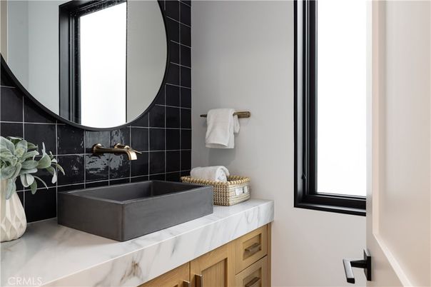 Bathroom, Interior, Tile Countertops