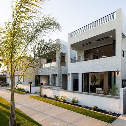 Backyard, Exterior, Facade, Modern