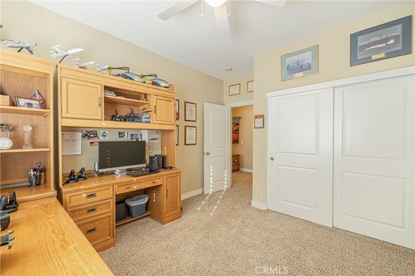 Home Office, Interior