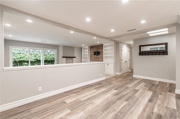 Empty room, Interior, Recessed Lighting, Wood Texture Flooring