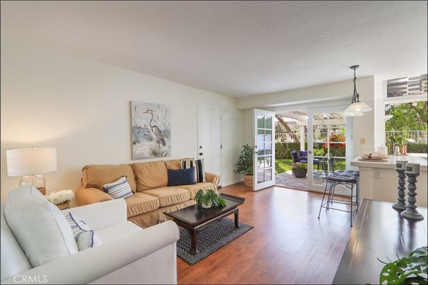 Interior, Living room, Pendant Lights, Wood Texture Flooring