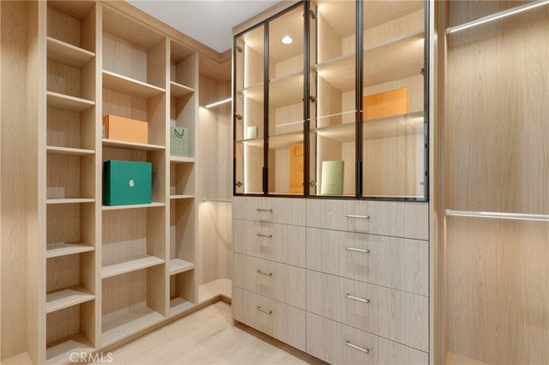Interior, Walk-in Closets, Wood Texture Flooring