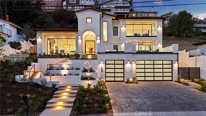 Attached, Exterior, Facade, Modern