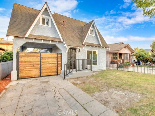 Attached, Backyard, Exterior, Facade, A Frame