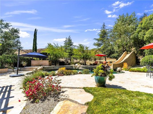 Exterior, Playground, Pool