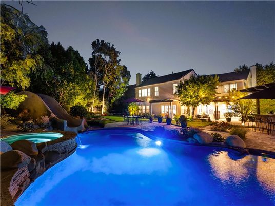 Exterior, Playground, Pool