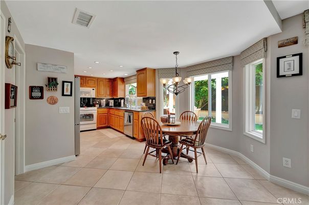 Chandelier, Dining room, Interior, Kitchen, Pendant Lights, Recessed Lighting, Stainless Steel Appliances