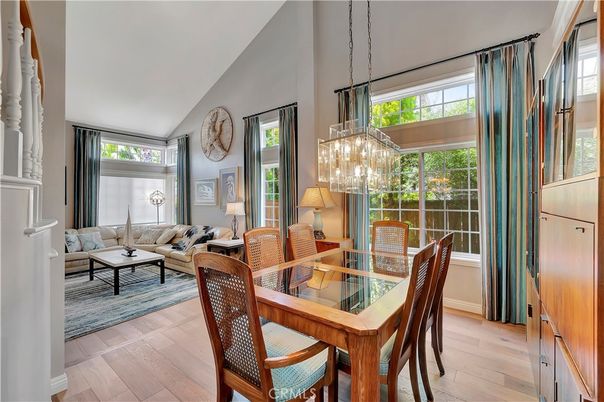 Chandelier, Dining room, Interior, Living room, Pendant Lights, Wood Texture Flooring