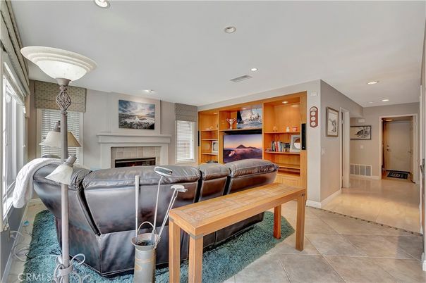 Fireplace, Interior, Living room, Recessed Lighting