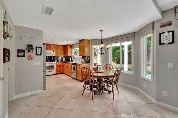 Chandelier, Dining room, Interior, Kitchen, Pendant Lights, Recessed Lighting, Stainless Steel Appliances
