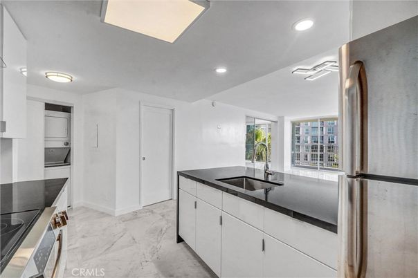 Interior, Kitchen, Marble, Recessed Lighting