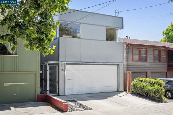Attached, Exterior, Facade, Modern
