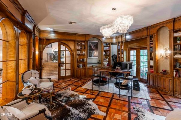 Chandelier, Interior, Wooden Walls