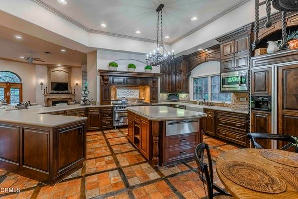 Chandelier, Interior, Kitchen, Recessed Lighting, Stainless Steel Appliances