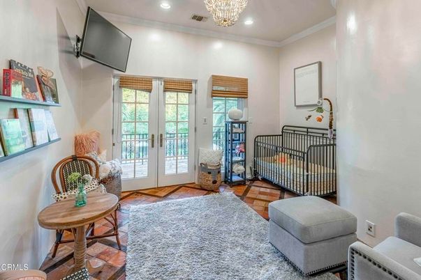 Chandelier, Interior, Recessed Lighting, Wood Texture Flooring