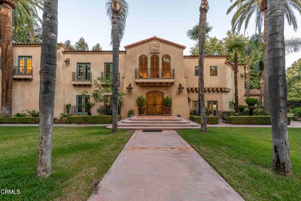 Backyard, Exterior, Facade, Mediterranean