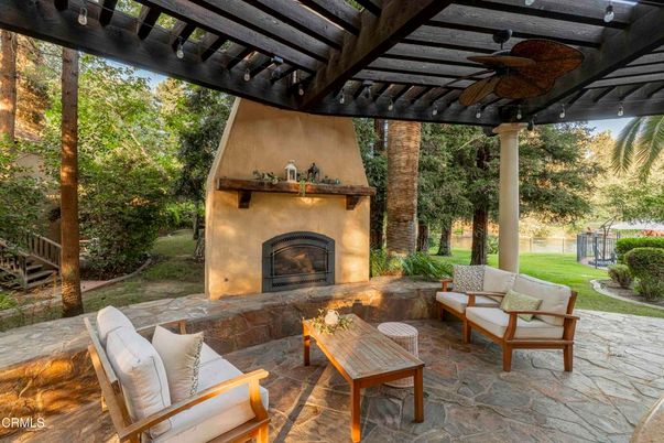 Exterior, Fireplace